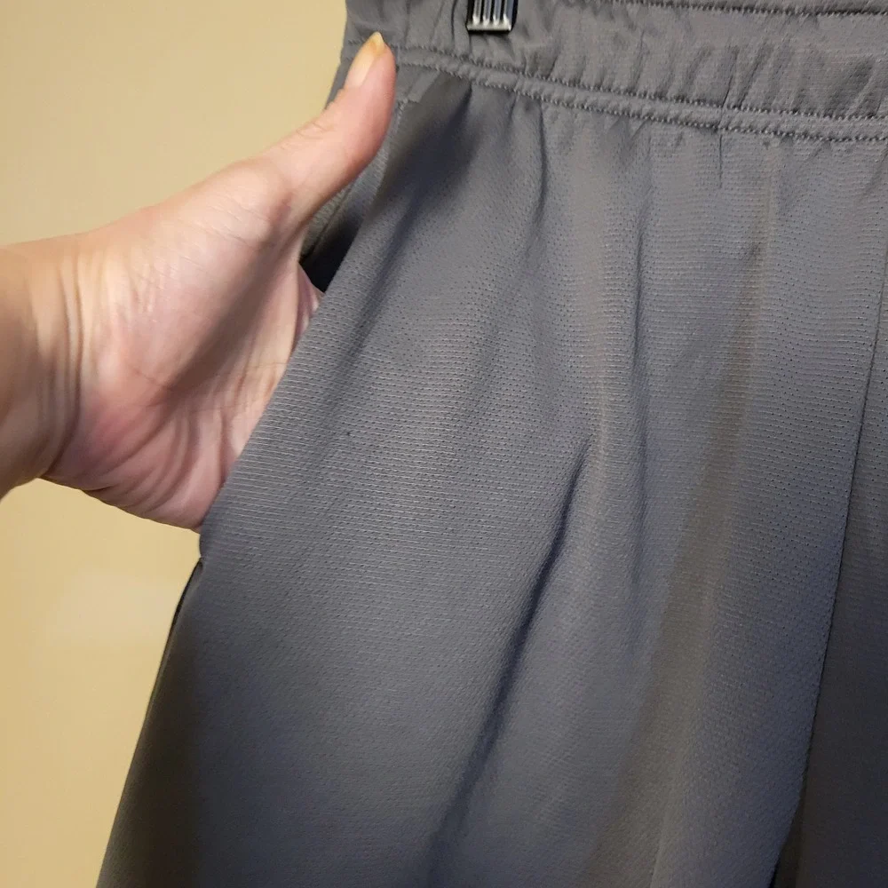 Nike Dri-FIT Training Shorts Mens Medium Grey Excellent Mesh Athletic Graphic